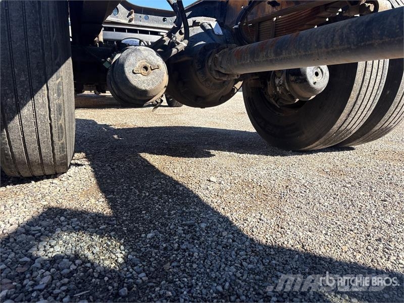 Ford F-750 キャビン及び内装
