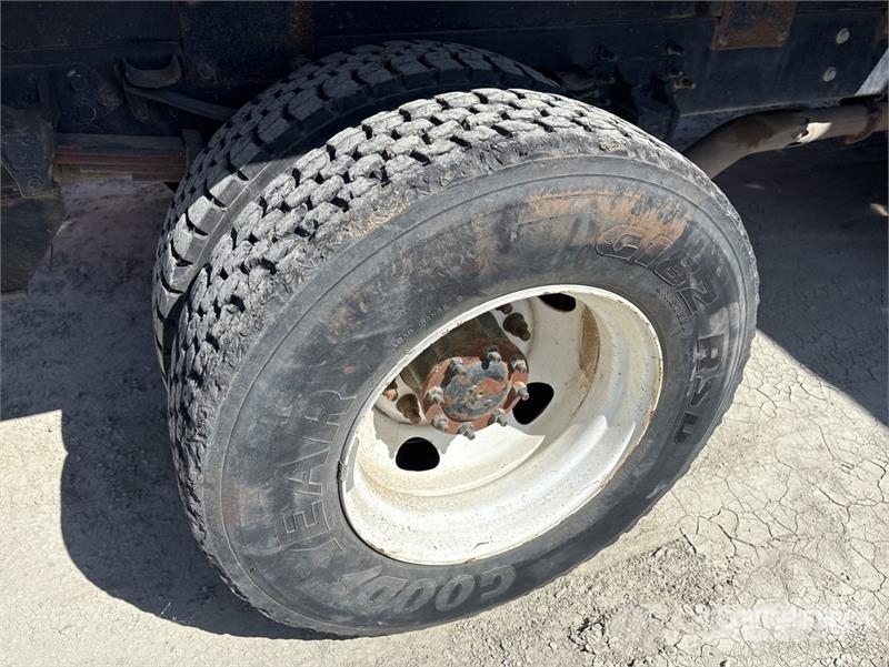 Ford F-750 Sora- ja kippiautot