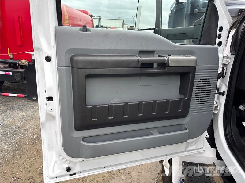 Ford F-750 Cabins and interior