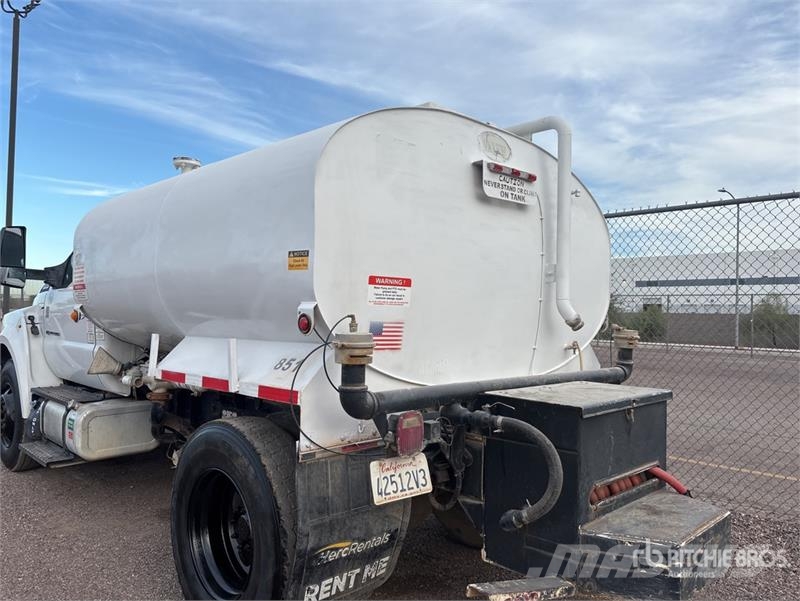 Ford F-750 Wassertanker