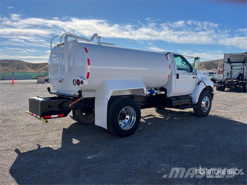 Ford F-750 Ūdens mašīnas