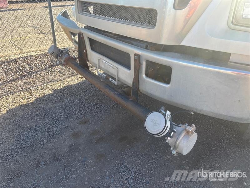 Ford F-750 Tovornjaki za vodo