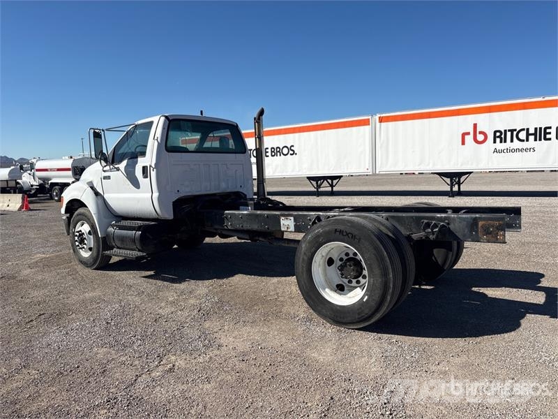 Ford F-750 キャビン及び内装