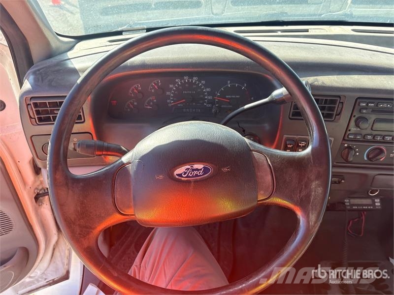 Ford F-750 キャビン及び内装