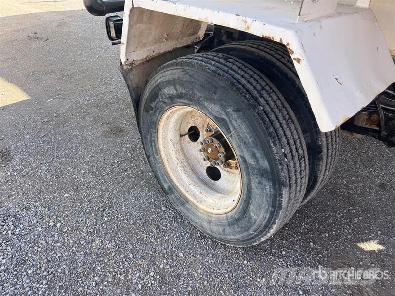 Ford F-750 Tankvogne - vand