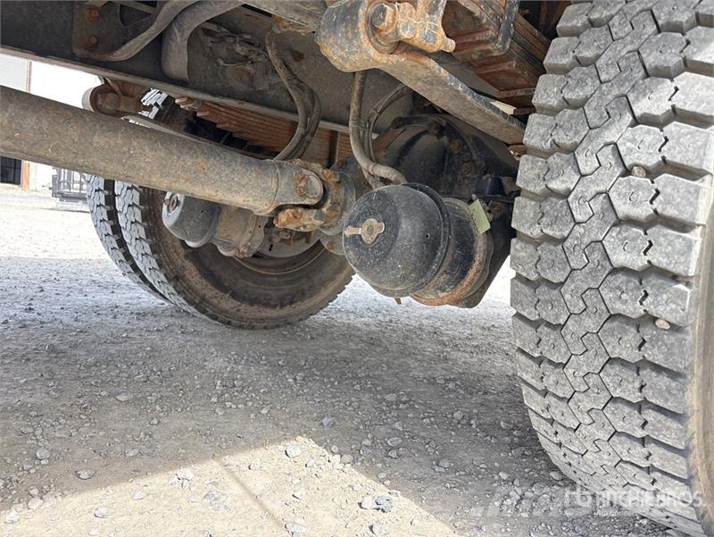 Ford F-750 شاحنات مسطحة/مفصلية الجوانب