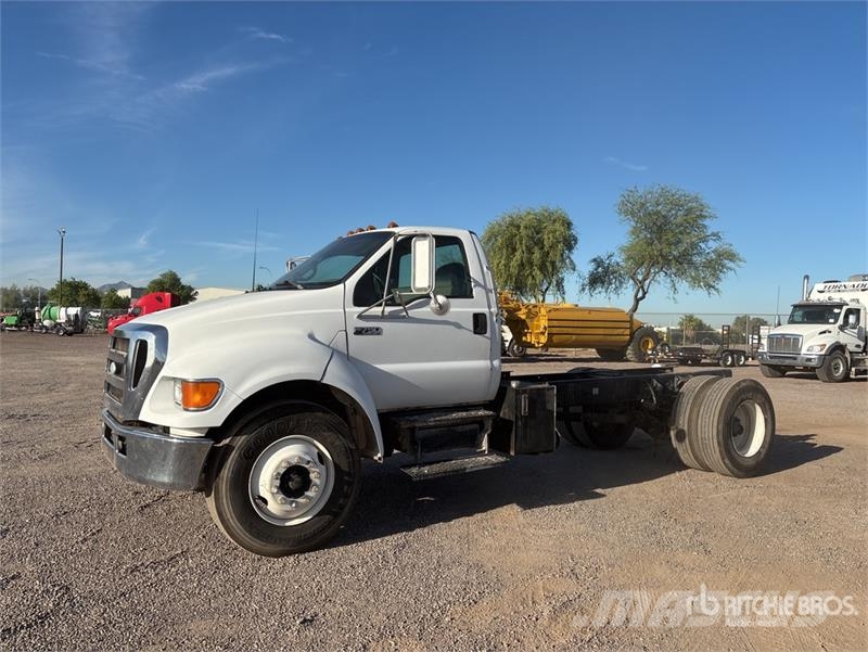 Ford F-750 Kabine i unutrašnjost