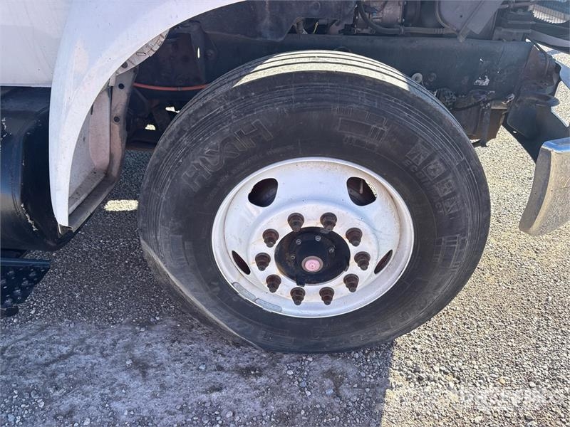 Ford F-750 キャビン及び内装