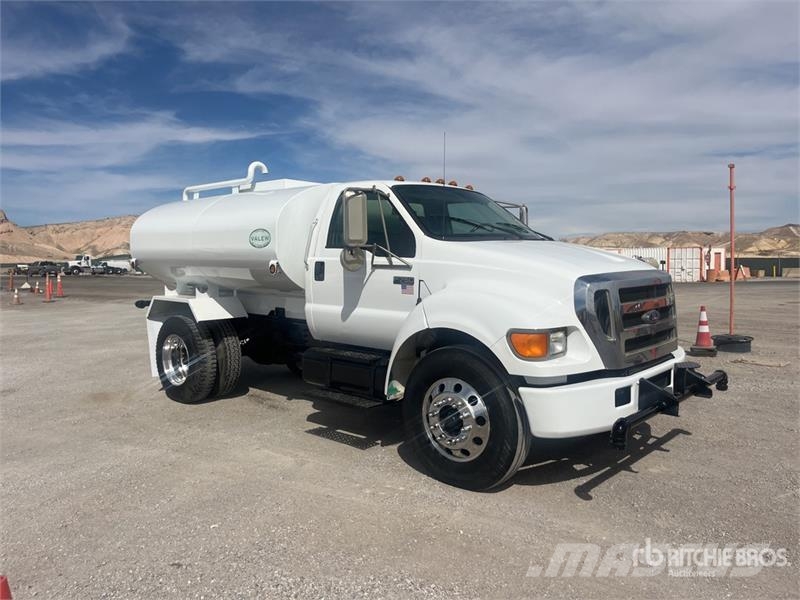 Ford F-750 Tankvogne - vand