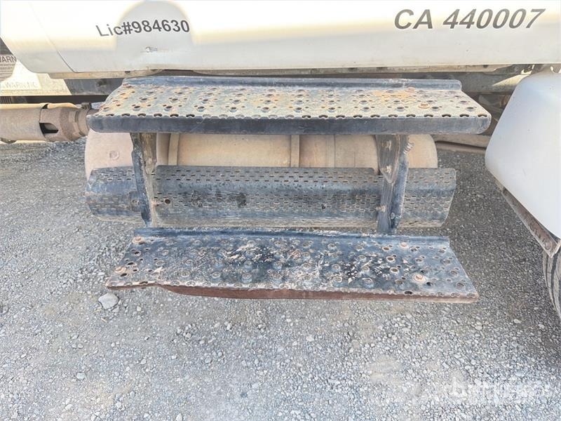 Ford F-750 ダンプ