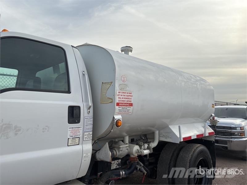 Ford F-750 Wassertanker