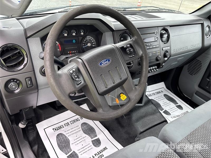 Ford F-750 Cabins and interior
