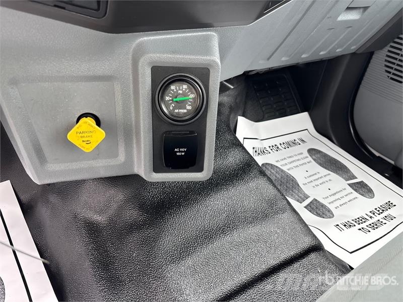 Ford F-750 Cabins and interior