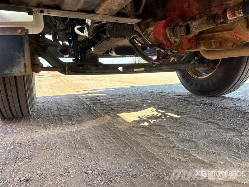 Ford F-750 Tovornjaki za vodo