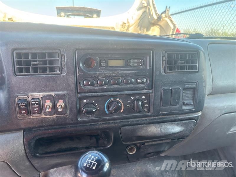 Ford F-750 Tovornjaki za vodo