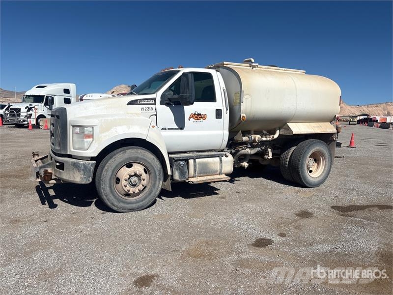 Ford F-750 Water tankers