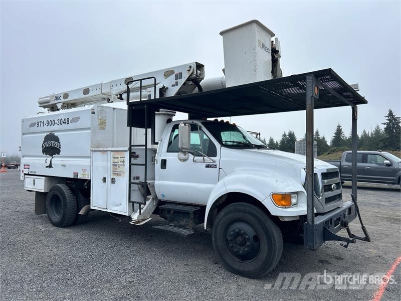 Ford F-750 4x2 Chipper Truck (Inoperable) Caminhões de cavacos de madeira