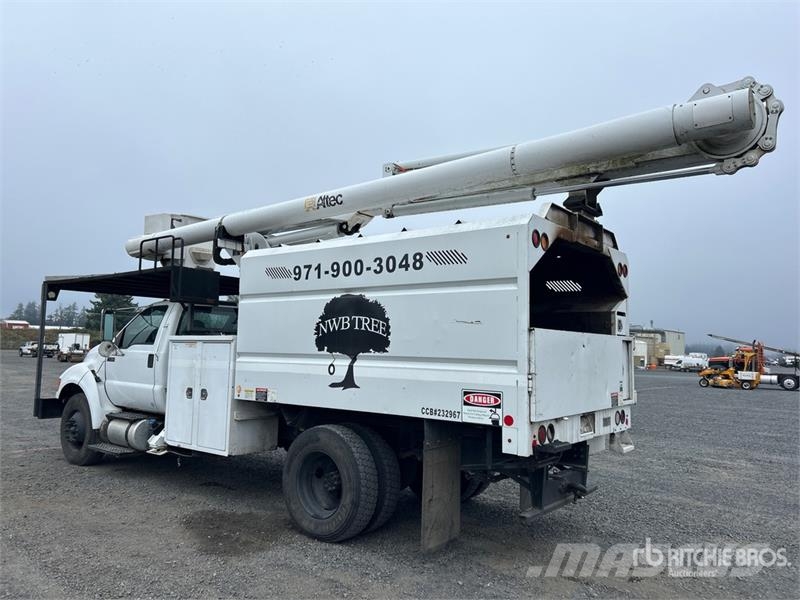 Ford F-750 4x2 Chipper Truck (Inoperable) Caminhões de cavacos de madeira