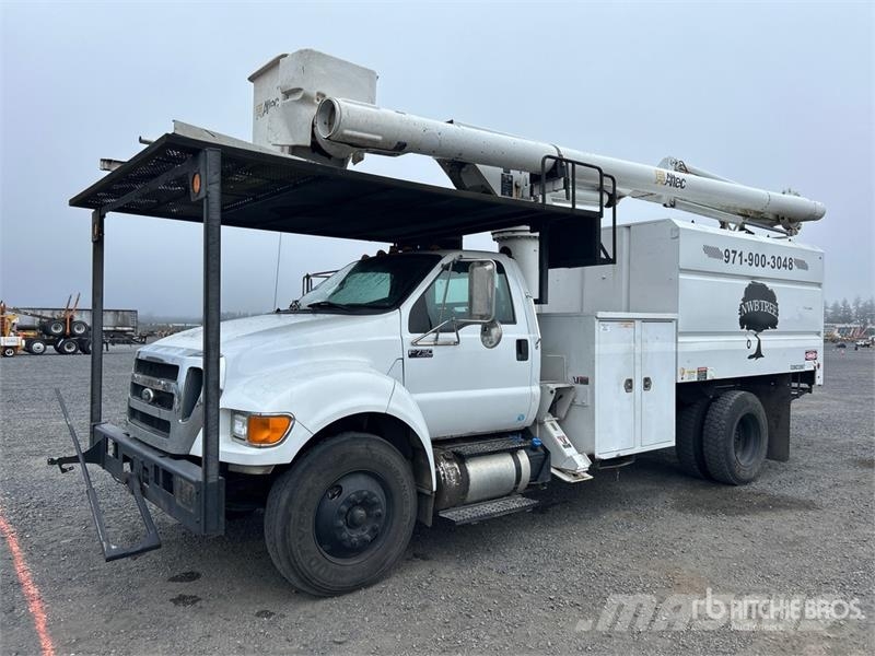 Ford F-750 4x2 Chipper Truck (Inoperable) Caminhões de cavacos de madeira