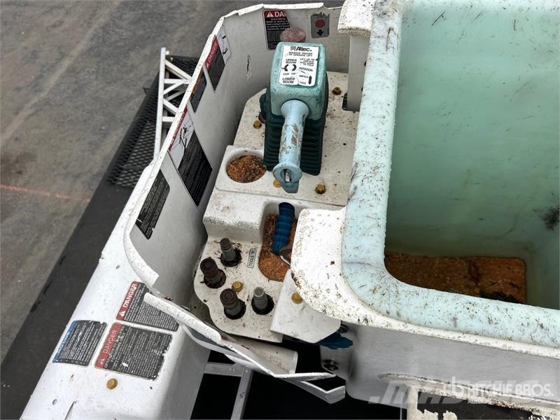 Ford F-750 4x2 Chipper Truck (Inoperable) Caminhões de cavacos de madeira