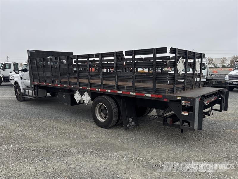 Ford F-750 4x2 Flatbed Truck 平ボディー