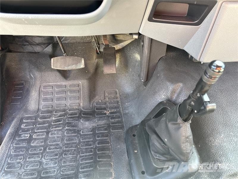 Ford F-750 4x2 Refrigerated Truck Temperature controlled trucks