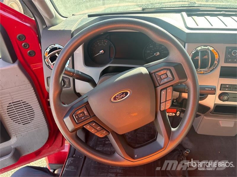 Ford F-750 4x2 Refrigerated Truck Külmikautod