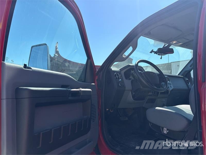 Ford F-750 4x2 Refrigerated Truck Temperature controlled trucks