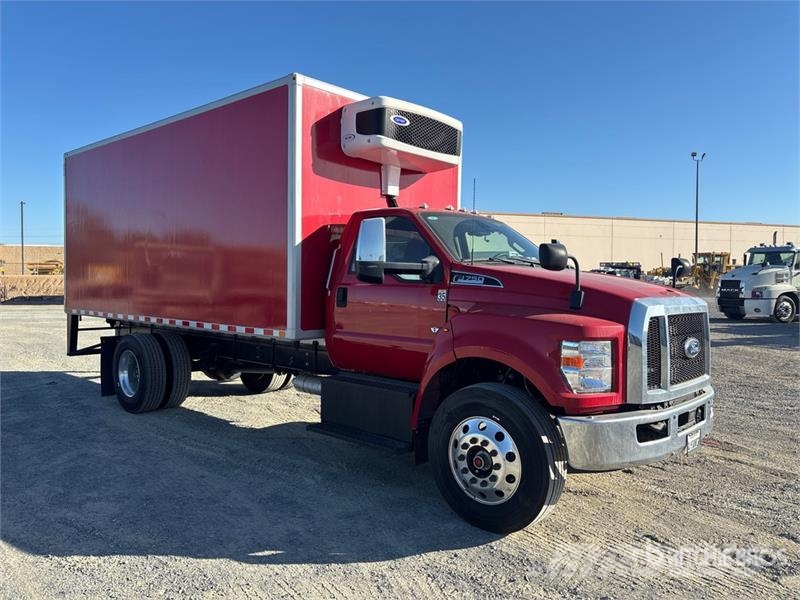 Ford F-750 4x2 Refrigerated Truck Temperature controlled trucks