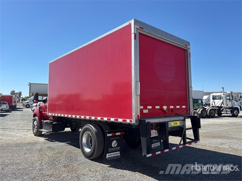 Ford F-750 4x2 Refrigerated Truck Temperature controlled trucks
