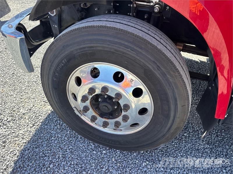 Ford F-750 4x2 Refrigerated Truck Temperature controlled trucks