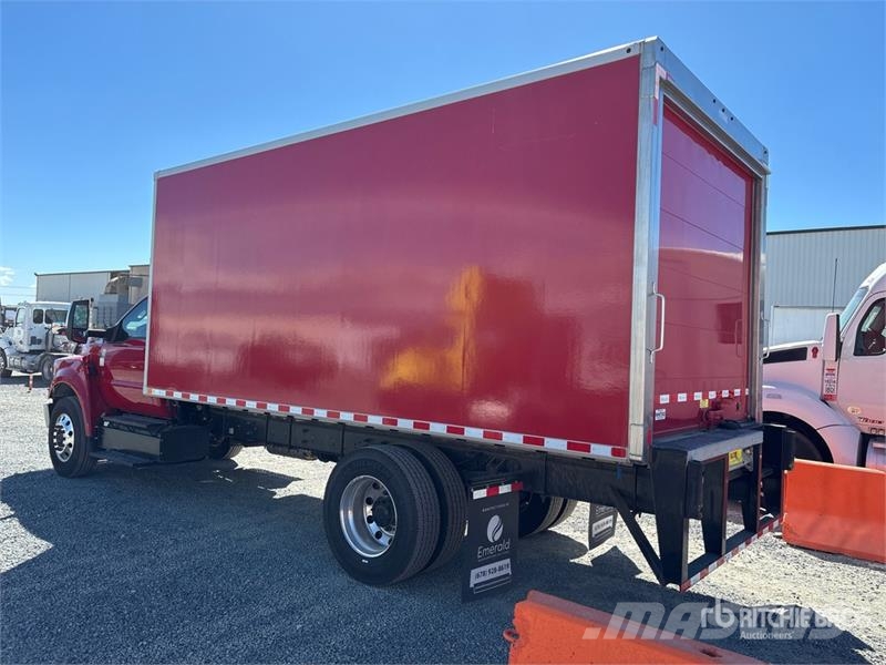 Ford F-750 4x2 Refrigerated Truck Temperature controlled trucks