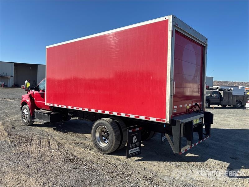 Ford F-750 4x2 Refrigerated Truck Temperature controlled trucks