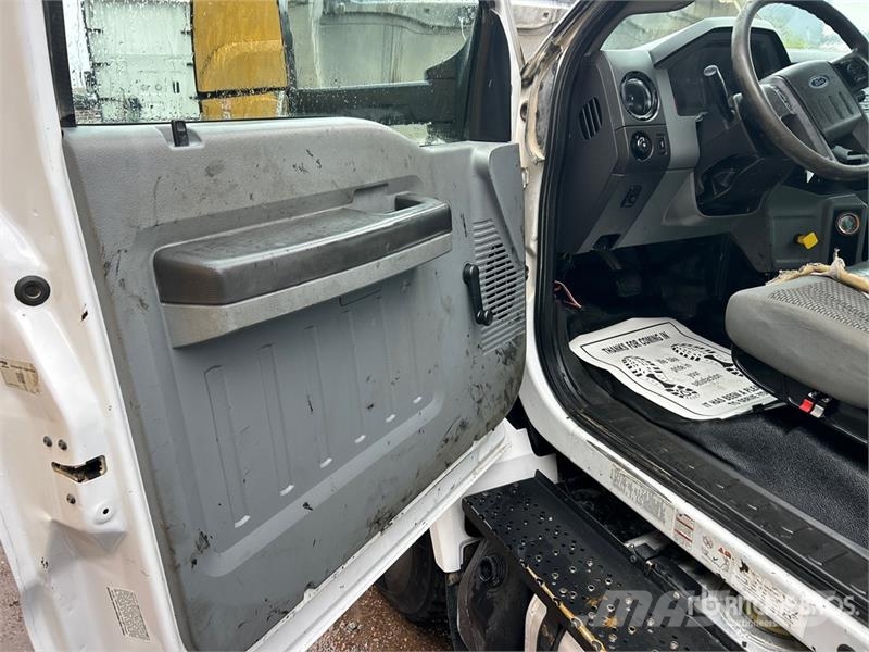Ford F-750 4x2 Service Truck Kommunal-Sonderfahrzeuge