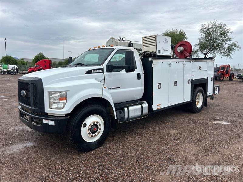 Ford F-750 4x2 Service Truck Kommunal-Sonderfahrzeuge