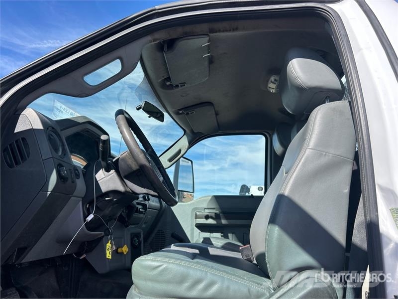 Ford F-750 4x2 Service Truck Pilsētas atkritumvedēji