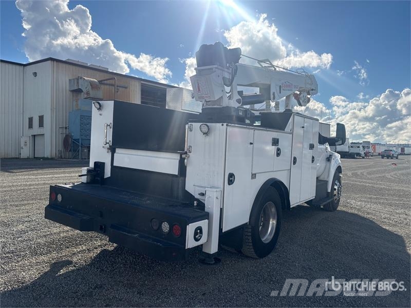Ford F-750 4x2 Service Truck Pilsētas atkritumvedēji
