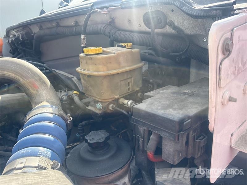 Ford F-750 4x2 Service Truck Pilsētas atkritumvedēji