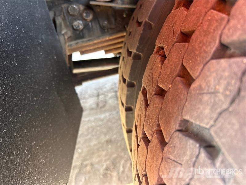 Ford F-750 4x2 Service Truck Pilsētas atkritumvedēji