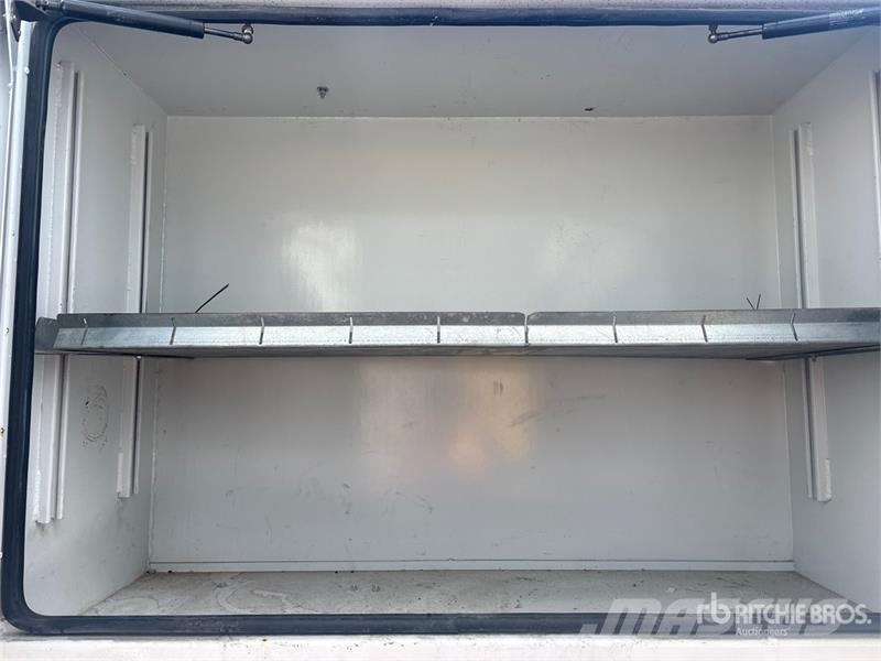 Ford F-750 4x2 Service Truck Pilsētas atkritumvedēji