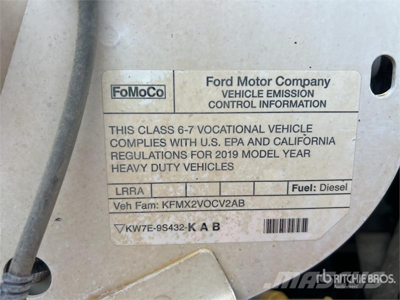 Ford F-750 4x2 Service Truck 市政车