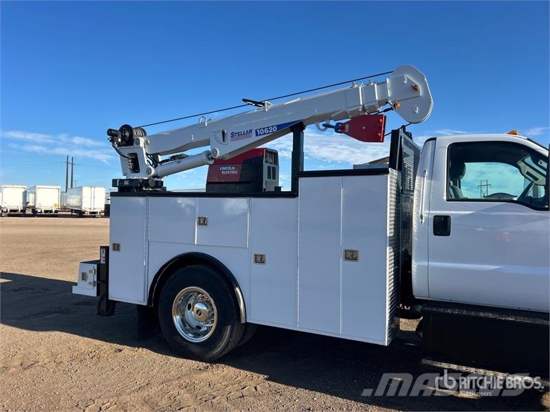 Ford F-750 4x2 Service Truck Pilsētas atkritumvedēji