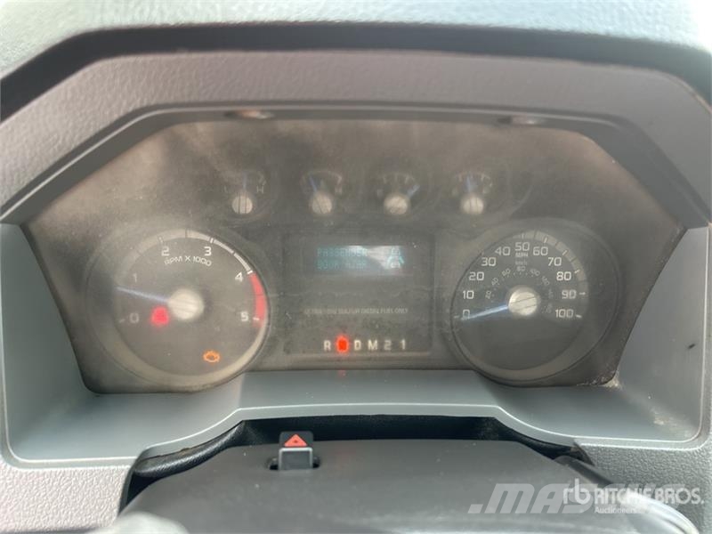 Ford F-750 4x2 Service Truck 市政车