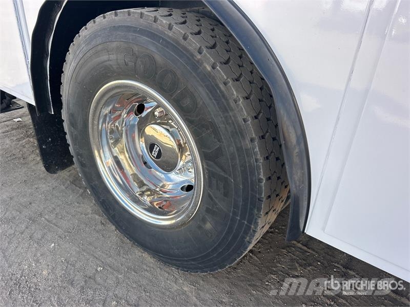 Ford F-750 4x2 Service Truck Pilsētas atkritumvedēji