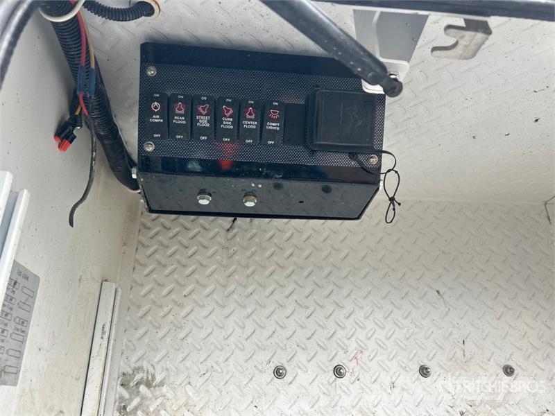 Ford F-750 4x2 Service Truck Kommunal-Sonderfahrzeuge