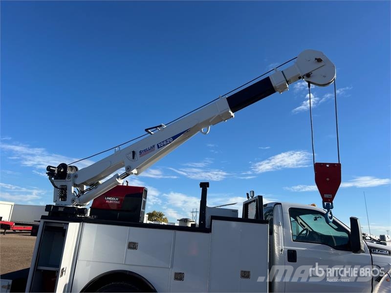 Ford F-750 4x2 Service Truck Pilsētas atkritumvedēji