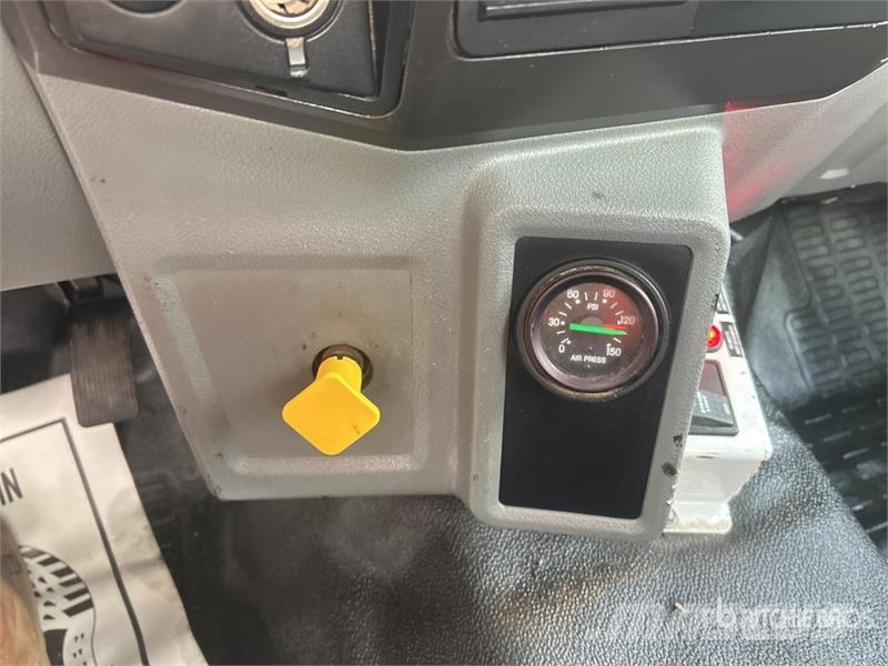 Ford F-750 4x2 Service Truck 市政车