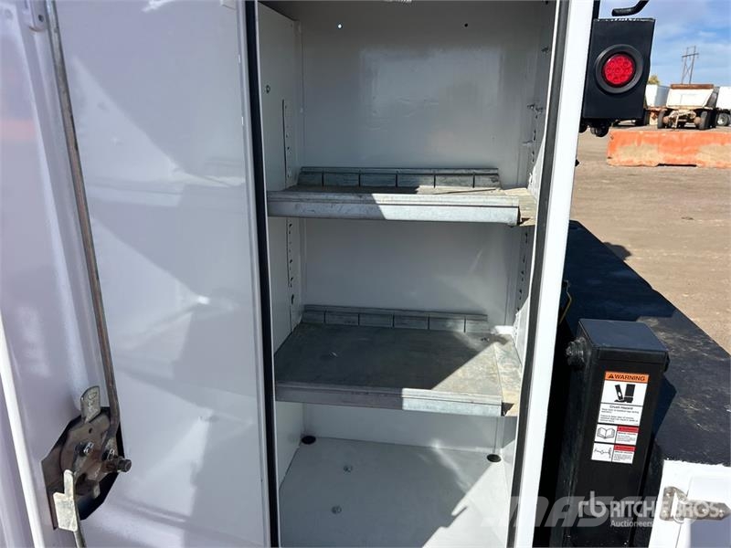 Ford F-750 4x2 Service Truck Pilsētas atkritumvedēji