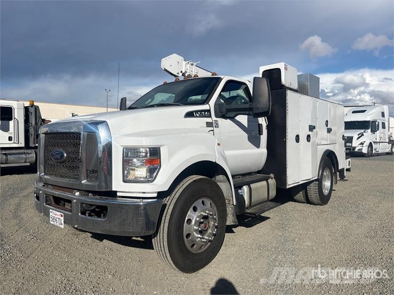 Ford F-750 4x2 Service Truck Pilsētas atkritumvedēji