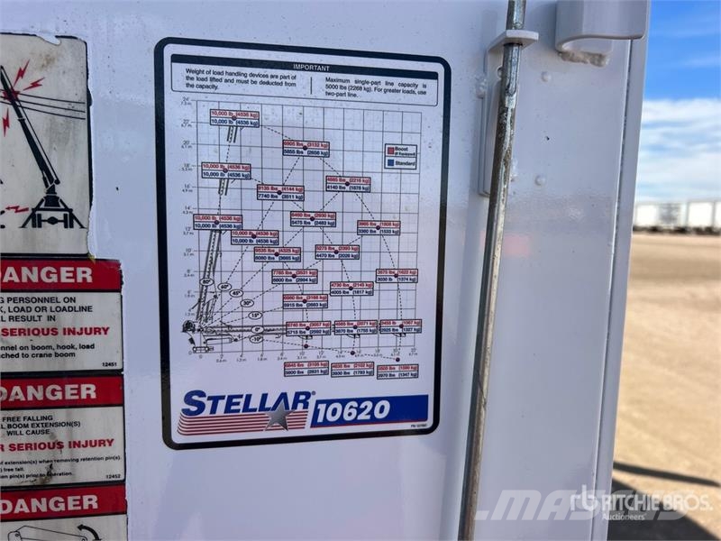 Ford F-750 4x2 Service Truck Pilsētas atkritumvedēji